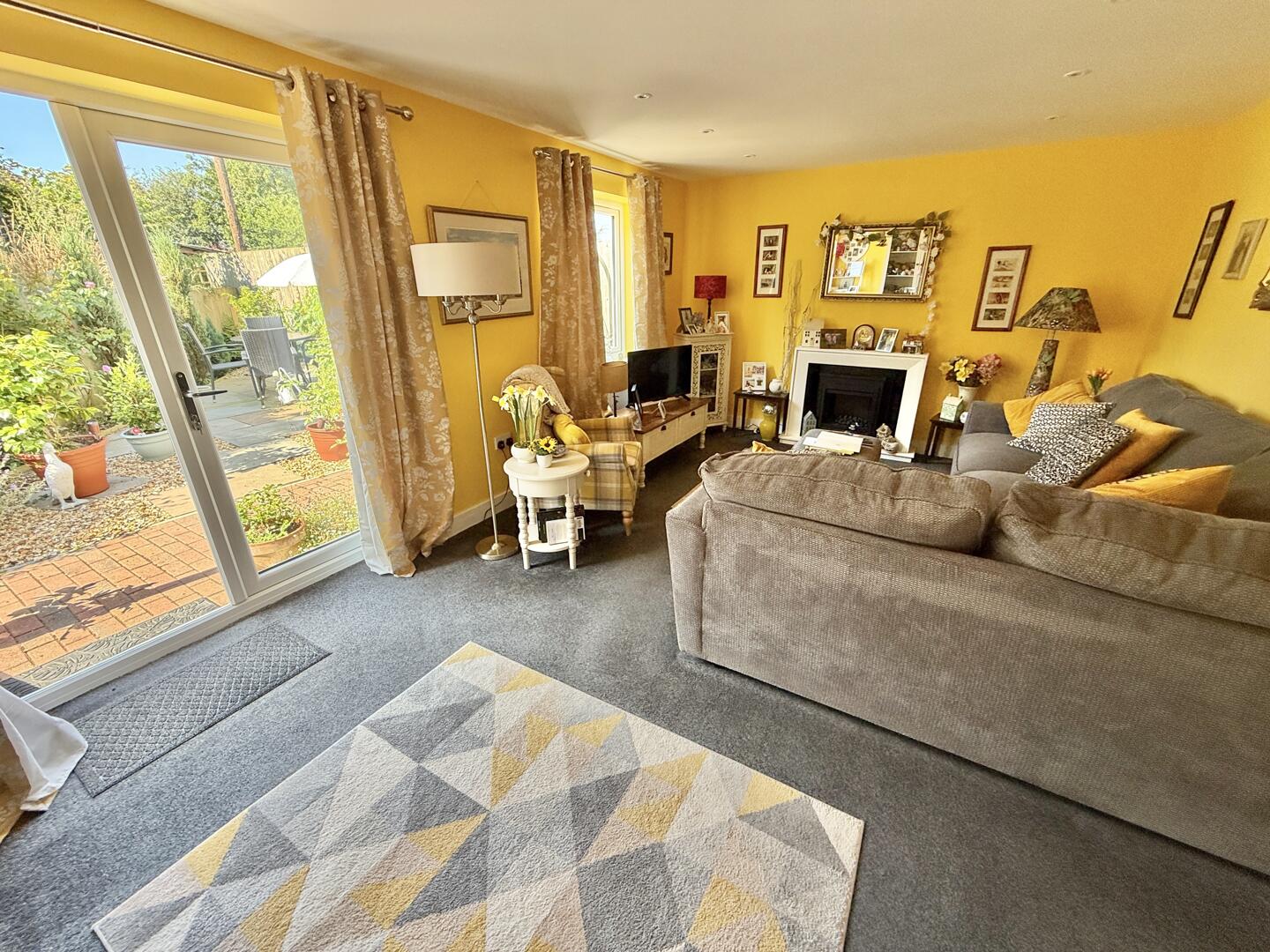 3 bed property in Fore Street, Truro